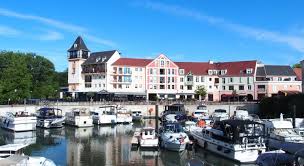 Studio Port Cergy Entire Apartment Deals Photos Reviews
