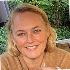 Deze vakantie moet je maar eens niet met je werk bezig zijn, mam' zei mijn  dochter. 'Nee, dat ben ik niet van plan hoor', antwoordde ik, 'want ik moet  nu revalideren'. Drie