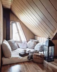 Le Coin Cocooning Ideal Pour Profiter Dun Bon Cafe Marzena Marideko Deco Grenier Decor Pour Salle De Meditation Idee Amenagement Terrasse