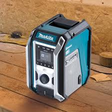 Makita is a renowned brand for manufacturing tools and accessories. Makita Dmr 115 Akku Baustellenradio Akkuradio Radio Stabilo Mehr Als Nur Baumarkt
