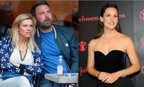 Check spelling or type a new query. Ben Affleck Moved Back In With Jennifer Garner Dumped Lindsay Shookus
