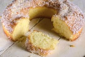 Le Gateau 8 Pots A La Noix De Coco Est Un Gateau A Base De Yaourt Sucre Farine Poudre De Noi En 2020 Gateau Noix De Coco Gateau Yaourt Facile Recette