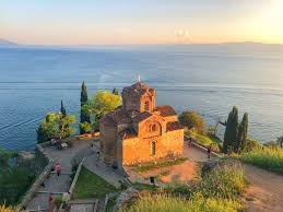 Het is de opvolger van een van de deelrepublieken van het voormalige joegoslavië. 8 X Waarom Een Vakantie In Ohrid Zeker Het Overwegen Waard Is Linda Nl