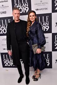 At the same time as ulf became furious about the situation, sanna thinks that she was quite mild in her statement about her father and girlfriend. Sanna Lundell Om Ekonomin Och Mikael Persbrandt