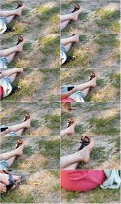 One feet only - Candid arabic feet in the street. - HDMP4