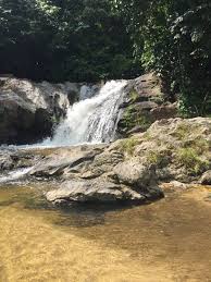 Air yang mengalir di air terjun ini cukup keruh jika dilihat dari dekat dengan warnanya yang kecoklatan. Jeram Kedah Waterfall Lenggeng Negeri Sembilan