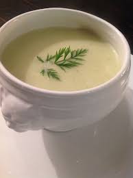 Veloute Aux Feuilles Tronc Et Cotes De Choux Fleur Recette Antigaspi Recette Soupe Au Chou Potage Chou Fleur Veloute Chou Fleur