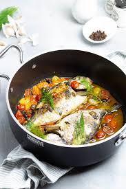 Come cucinare le orate in padella. Orata Alla Mediterranea In Padella Tacchi E Pentole