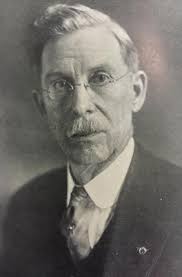 Luttrell as IGM.jpg.opt282x430o0,0s282x430.jpg