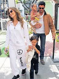 Jennifer Lopez Casper Smart With The Kids Jennifer Lopez Kids Jennifer Lopez Brad Pitt And Angelina Jolie