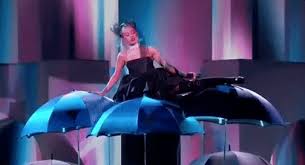 Zucchero, sciroppo di glucosio, grasso vegetale (palmisti, cocco), olio vegetale (palma), acidificante: Ariana Grande Sarebbe Andata A Convivere Con Pete Davidson News Mtv Italia