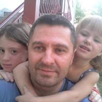 100+ profilů „Deletić“