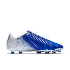 Lewandowski has been a nike key athlete since around 2013. What Boots Does Robert Lewandowski Wear