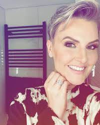 Being diagnosed with Stage 4 cancer, is like wading through treacle.  Sometimes you're stuck. Sometimes you're sinking. And sometimes you do wade  through, make small steps, struggle against the weight and make