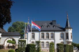 In fact, you can even book your built in 1780, chateau d'urspelt is a distinct addition to clervaux and a smart choice for. Chateau D Urspelt Stockfoto Bild Von Urspelt Chateau 57595752