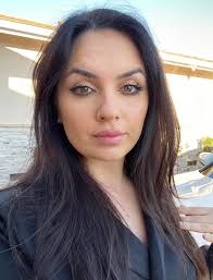 VIDEO: Ex-secretary gains 8 million likes for TikTok videos of illusion  cakes and challenges fans to pick which items are real and which are cake