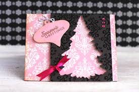 Attach lengths of spanish moss around the picture with hot glue to create a wreath. 60 Handmade Christmas Cards Pink Lover