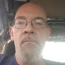 All I want for Christmas is a bearded man over 30 who loves tuna tacos 🙉