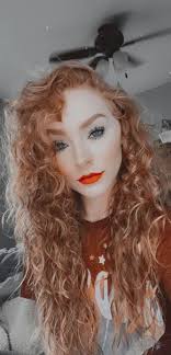 attractive eyes caught attention