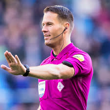 Danny makkelie is door de uefa aangesteld voor het duel in de achtste finales tussen engeland en duitsland op wembley. Internationaal Scheidsrechter Danny Makkelie Papendal