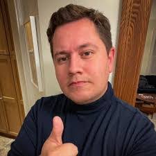 Dan Pynn's Instagram, Twitter & Facebook