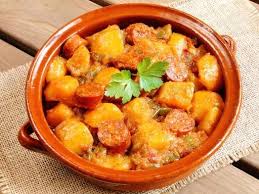Pommes De Terre A La Riojana Recette Espagnole Recette Recettes De Cuisine Espagnole Recettes De Cuisine Recette Pomme De Terre