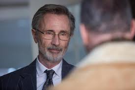 Il adopte le pseudonyme « coluche » à l'âge de 26 ans, au tout début de sa carrière. Thierry Lhermitte Un Certain Regard La Presse