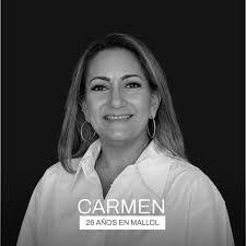 Celebrar la trayectoria de Carmen A Brewer Brewer es reconocer más de dos  décadas de pasión, compromiso y evolución. Durante 26 años, su talento ha  aportado una mirada única al diseño y