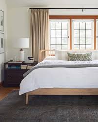 Host with a strong commitment to vintage inspired approachable home style for every single person. The Right Way To Make Your Bed Our 5 Best Formulas Emily Henderson