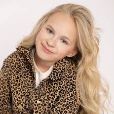 Eleanor Blake (@theeleanorblake) • Instagram photos and videos