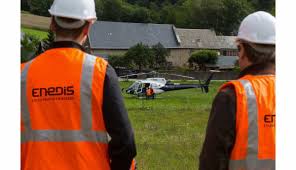 Moi chaque jours à 18h30 au dessus de mon immeuble, ne vole pas correctement et fait des cercles, zigzag jusqu'à 19h. Loire Pourquoi Un Helicoptere Survole Votre Habitation A Basse Altitude