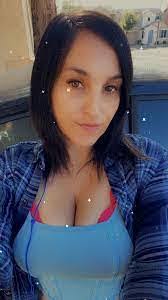 Kelly Corallo's Instagram, Twitter & Facebook