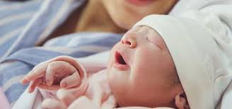 Mottling can also occur if your the first thing many adults do after a shower or bath is apply lotion, but for the most part, this is unnecessary for babies unless the baby's skin is dry. How Your Newborn Looks Healthychildren Org