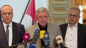 Schnelle und unbürokratische hilfe für die hinterbliebenen der opfer des rassistisch motivierten terroranschlags von hanau hat ministerpräsident bouffier. Blutbad Von Hanau Hessens Ministerprasident Volker Bouffier Erschuttert Uber Rechten Terrorakt Youtube