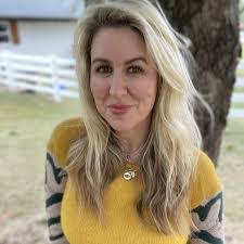 Wanda Kenyon's Instagram, Twitter & Facebook