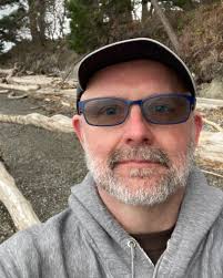 Marc Mcleod's Instagram, Twitter & Facebook