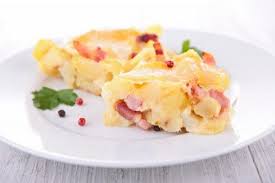 Tartiflette A La Raclette Mi Tartiflette Mi Raclette Un Plat Pour Les Amateurs De Fromage Tartiflette Recette Recette Tartiflette