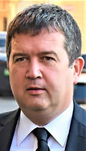Předseda sněmovny radek vondráček (ano) během úterní schůze nechal policejní ochrankou vyvést z jednacího sálu … čtk/forum 24 / zpráva. Jan Hamacek Wikipedie