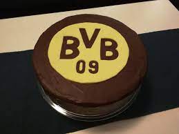 Backen.de #baketastelove #backende jeden tag ein neues backrezept und viele hilfreiche backtipps. In Der Fussballlosen Zeit Bvb Torte Zum Nachbacken Wir In Dortmund