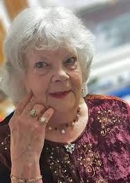 Marilyn Sewell's Instagram, Twitter & Facebook