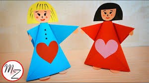 Dank des kostenlosen häkellexikons kannst du auch als anfänger schon nach kurzer zeit die bezaubernden patterns häkeln und deine freizeit mit dieser. Paper Doll Making Tutorial Paper Crafts For Kids Diy Easy Origami Fo Kinder Basteln Papier Basteln Mit Papier Origami Fur Kinder