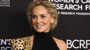 Sharon Stone revela que produtor a pressionou a fazer sexo com ator para  'salvar' filme