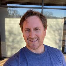 David Mayernik (@strumminalong)