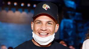 Pietro lombardi (born 9 june 1992 in karlsruhe) is a german singer and the winner of season 8 of deutschland sucht den superstar. Pietro Lombardi Ruhrende Nachricht Von Ex Freundin Laura Maria Intouch