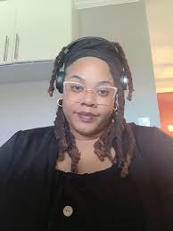 Hello ladies I'm new to this group and knew to dressing like a woman, I  have been own my life changing journey for 11 half months now and it feel  good to