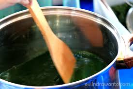 Blender daun suji dan daun pandan dengan 200 ml air. Puding Daun Pisang Resep Jalan Jalan Terus