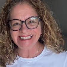 Looking for a flooring company that can do laminate and carpeting. Thank you