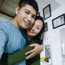 Meng Na Bisa Di Bilang Artis Wanita Yang Susah Bergaul Dengan Aktor Lainnya  Di Luar Syuting, Membuat Banyak Aktor Lain Jadi Minder.. Namun Tau Nggak ,  Beda Banget Dengan 2 Aktor Ini...