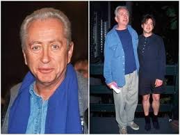 Died in his sleep, his wife said, at his new york city home wednesday, according to the sun. Robert Downey Sr The Father Of Robert Downey Jr 9gag