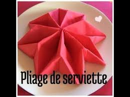 Des modèles de pliage de serviettes faciles à réaliser et adaptés à toutes les. Pliage De Serviette Facile Fleur Youtube Origami Folding Napkins Poinsettia